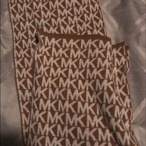 Michael Kors scarf